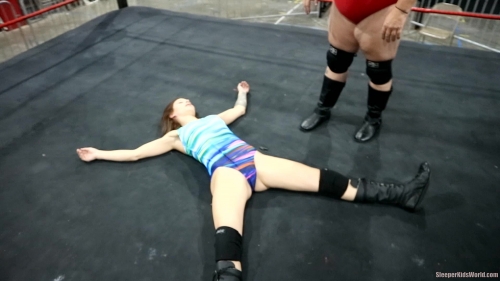 SKW-A-LIL-BIT-OF-PAIN-Little-Bit-vs-Crystal-Fire.mp4.0124