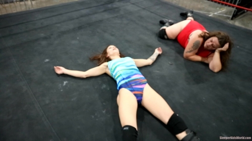 SKW-A-LIL-BIT-OF-PAIN-Little-Bit-vs-Crystal-Fire.mp4.0189