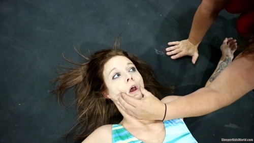 SKW-A-LIL-BIT-OF-PAIN-Little-Bit-vs-Crystal-Fire.mp4.0191