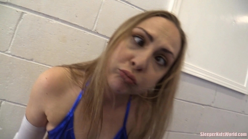 SKW Anne solo boxing 2.m4v.0355