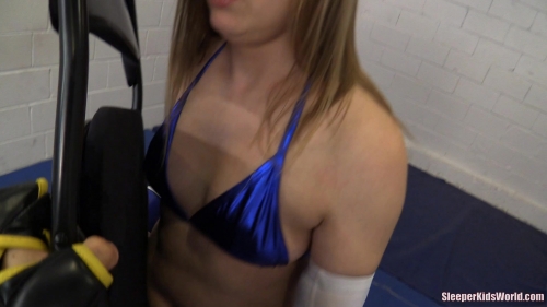 SKW Anne solo boxing 2.m4v.0364