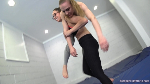 SKW-CARRYING-ANNE-Lia-vs-Anne-Marie.mp4.0087