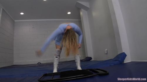 LAYNIE-LUCK-vs-THE-INVISIBLE.mp4.0325