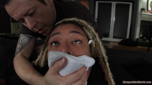 MEDUSA-SENSUALLY-SQUEEZED.mp4.0025