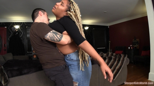 MEDUSA-SENSUALLY-SQUEEZED.mp4.0098