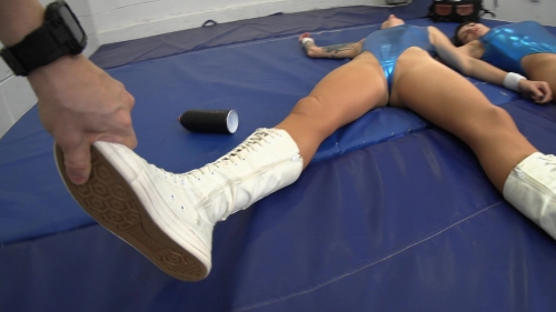 PEYTON-AND-ROSE-VS-YOU.mp4.0018