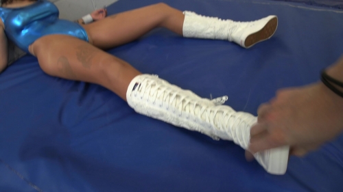 PEYTON-AND-ROSE-VS-YOU.mp4.0038