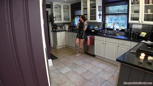 ROYALE-Lee-von-lux-mia.mp4.0005