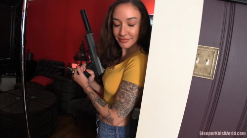 ROYALE-Lee-von-lux-mia.mp4.0006