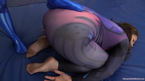 Karlyliazerosuitsentries.m4v.0325