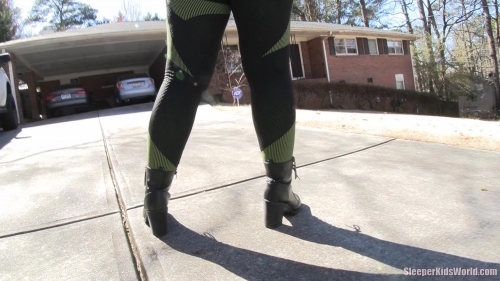 BAILEY-AMO-DAKOTA-VS-VIOLET-004.mp4.0000