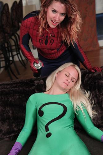 FOXY and ALISA LEOTARD and KOs