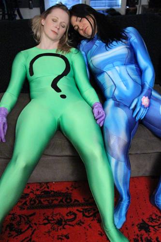 Saya and Serena Body Suits KOs and Poses