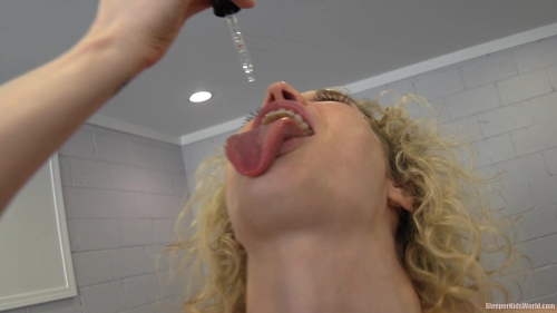 SKW-UNDER-THE-INFLUENCE-SIXTEENTH-BATTLE-PAULA-INDICA-ANNE.mp4.0011