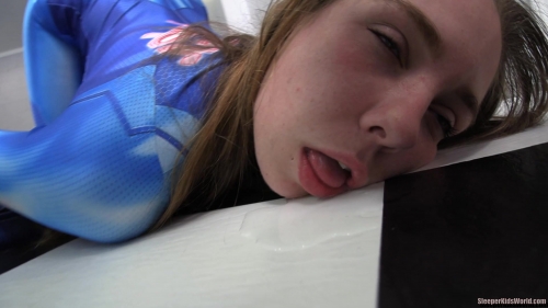 SKW-Monroe-zerosuit-spy.m4v.0111